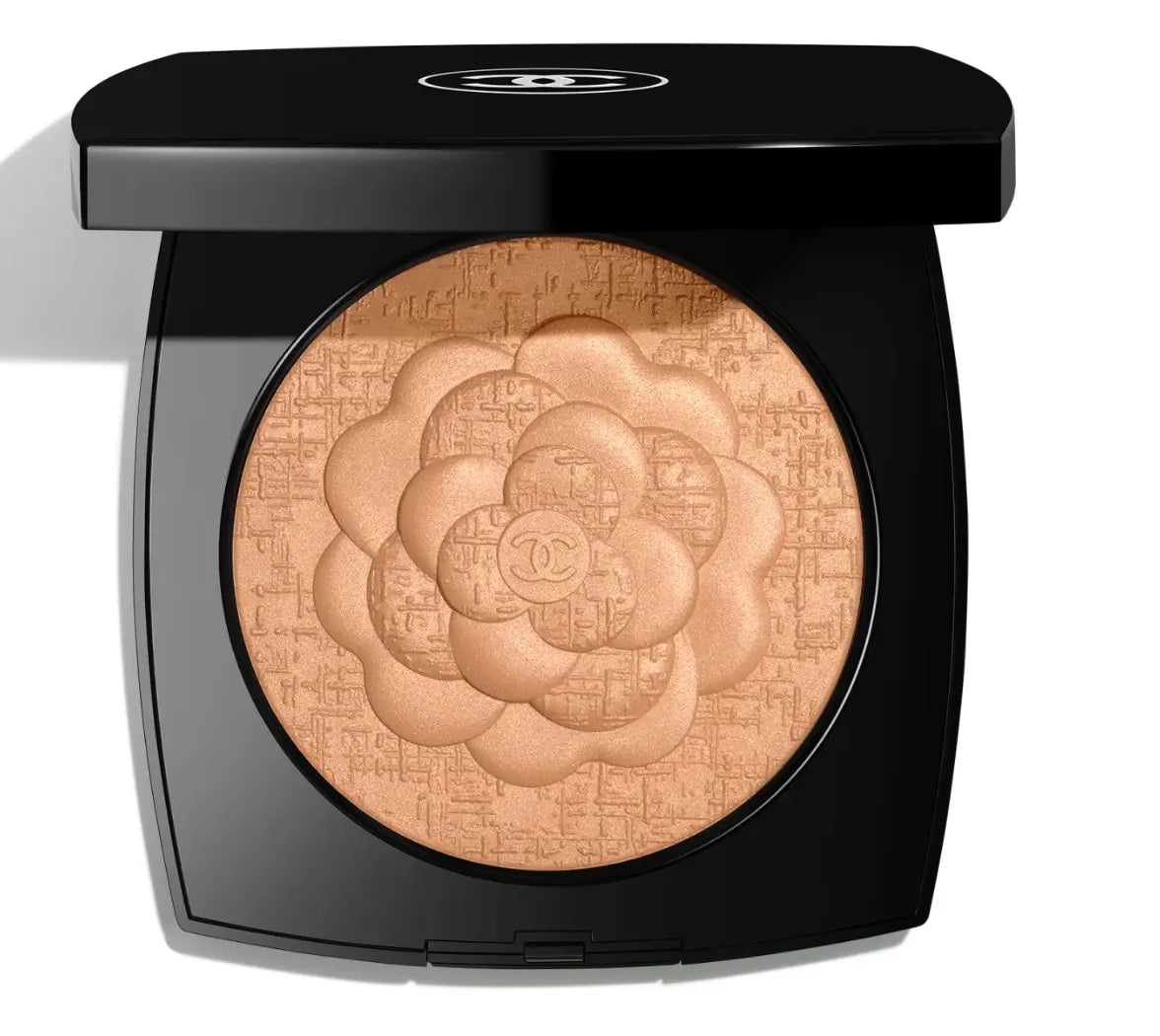 Chanel - Oversize Illuminating Powder Le Camelia (Limited Edition